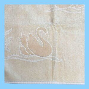 Vintage Cream Cotton Bath Towels Elegant Swan 3D Pattern Set Of 2 Granny Core